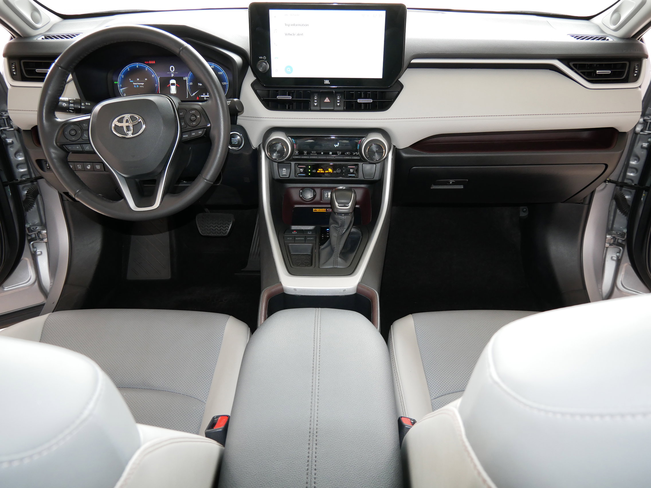 Used 2023 Toyota RAV4 Limited image 26