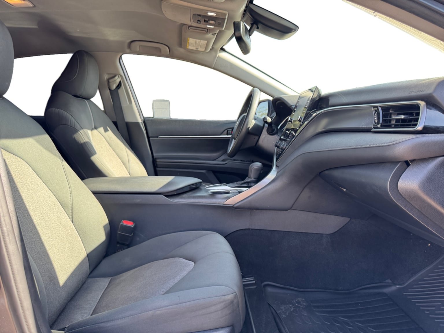 Used 2023 Toyota Camry LE w/ Convenience Package FWD image 17