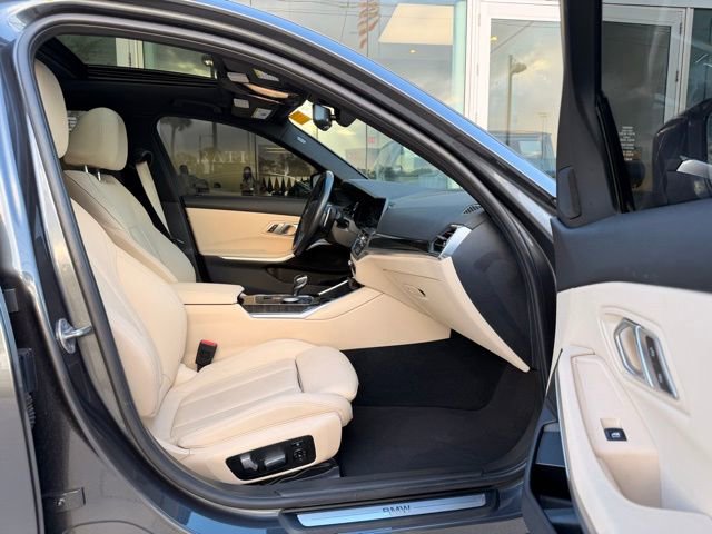 Used 2020 BMW 330i xDrive Sedan w/ Premium Package image 9