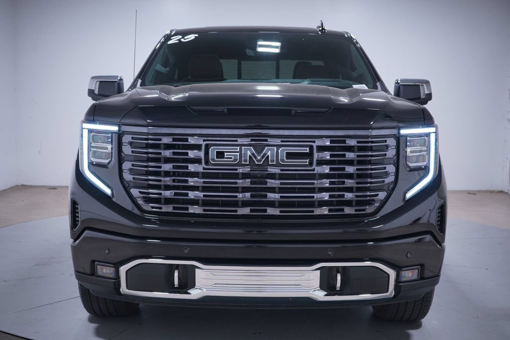 Used 2025 GMC Sierra 1500 Denali Ultimate AWD/4WD image 4
