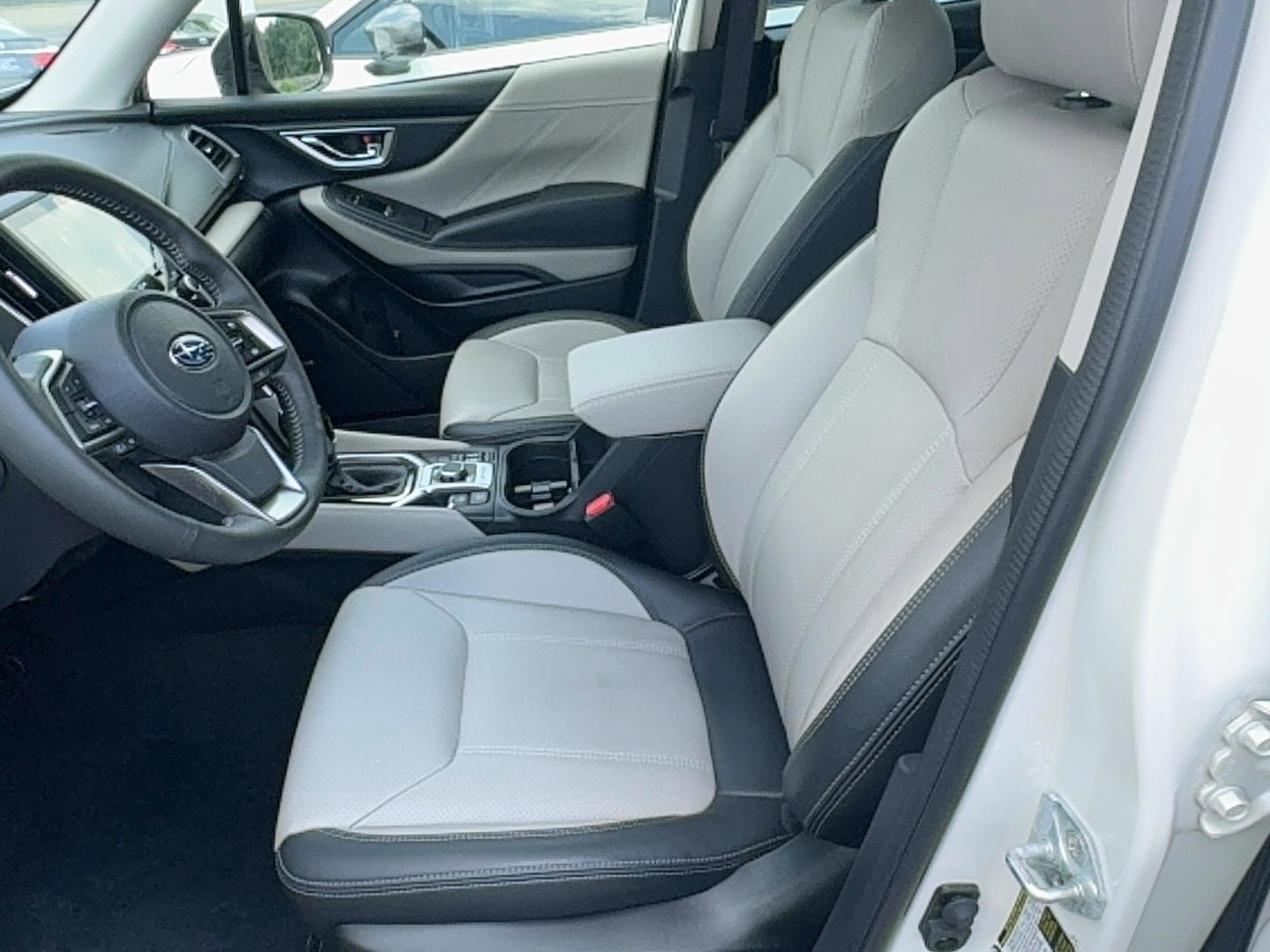 Used 2023 Subaru Forester Limited AWD/4WD image 6