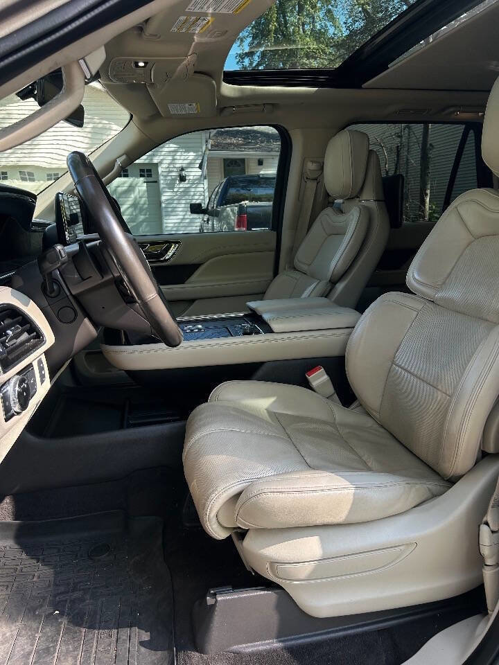 Used 2018 Lincoln Navigator Reserve w/ Technology Package image 9