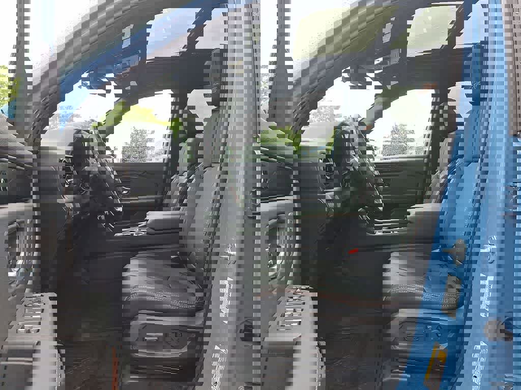 Certified 2025 Honda Pilot TrailSport image 11