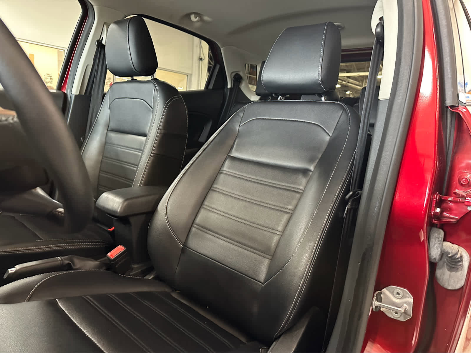 Used 2022 Ford EcoSport Titanium AWD/4WD image 18
