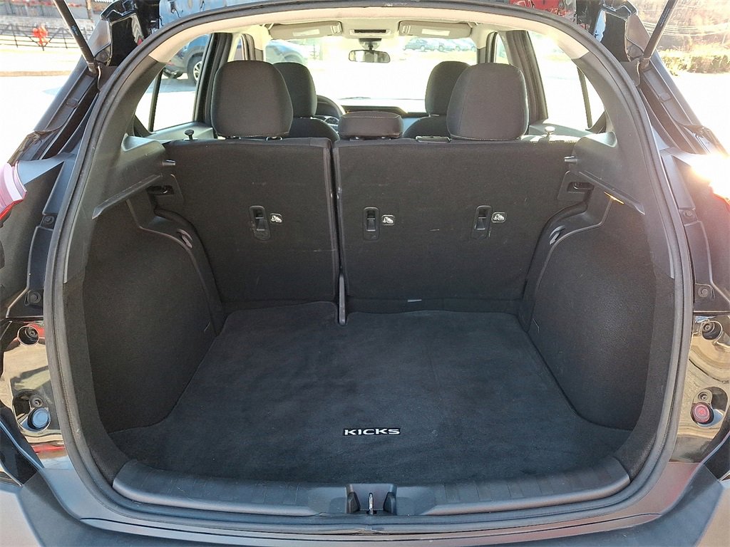 Used 2020 Nissan Kicks S image 28