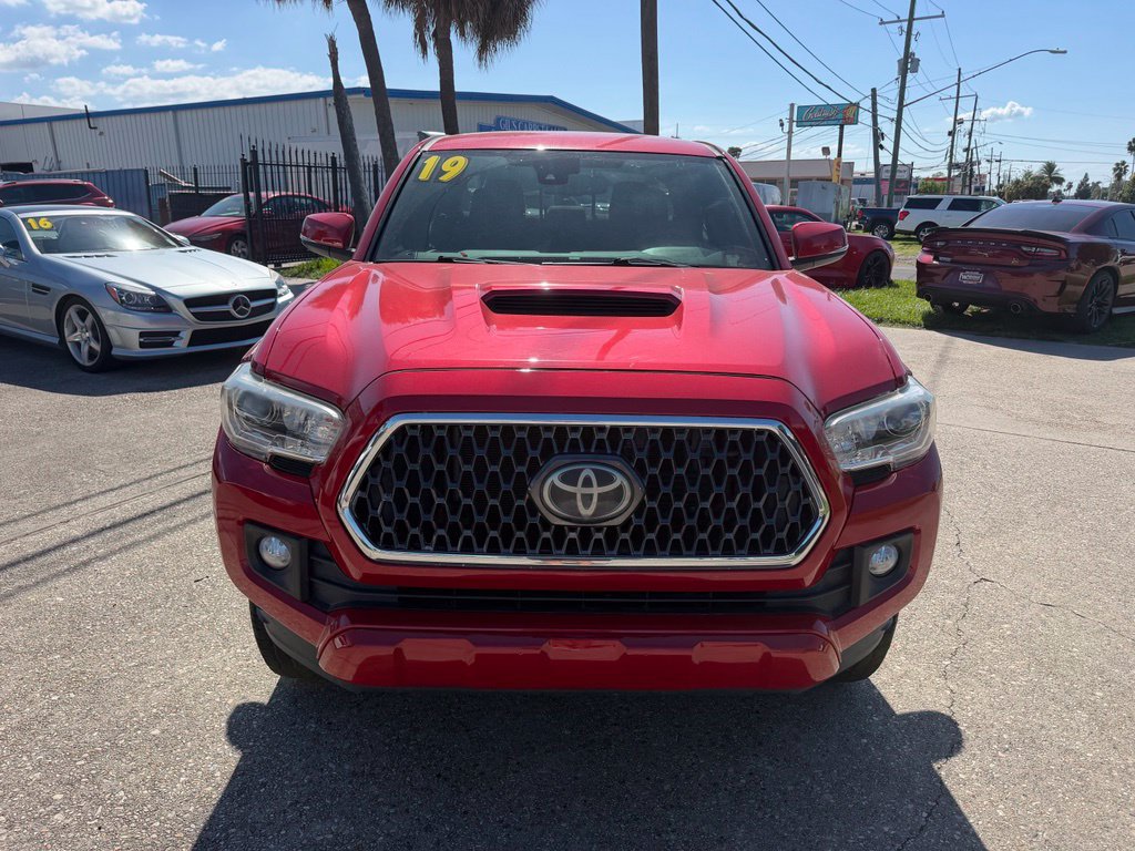 Used 2019 Toyota Tacoma TRD Sport RWD image 3