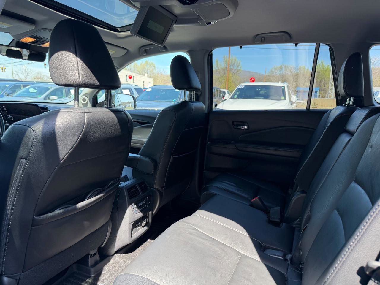 Used 2019 Honda Pilot Touring image 17