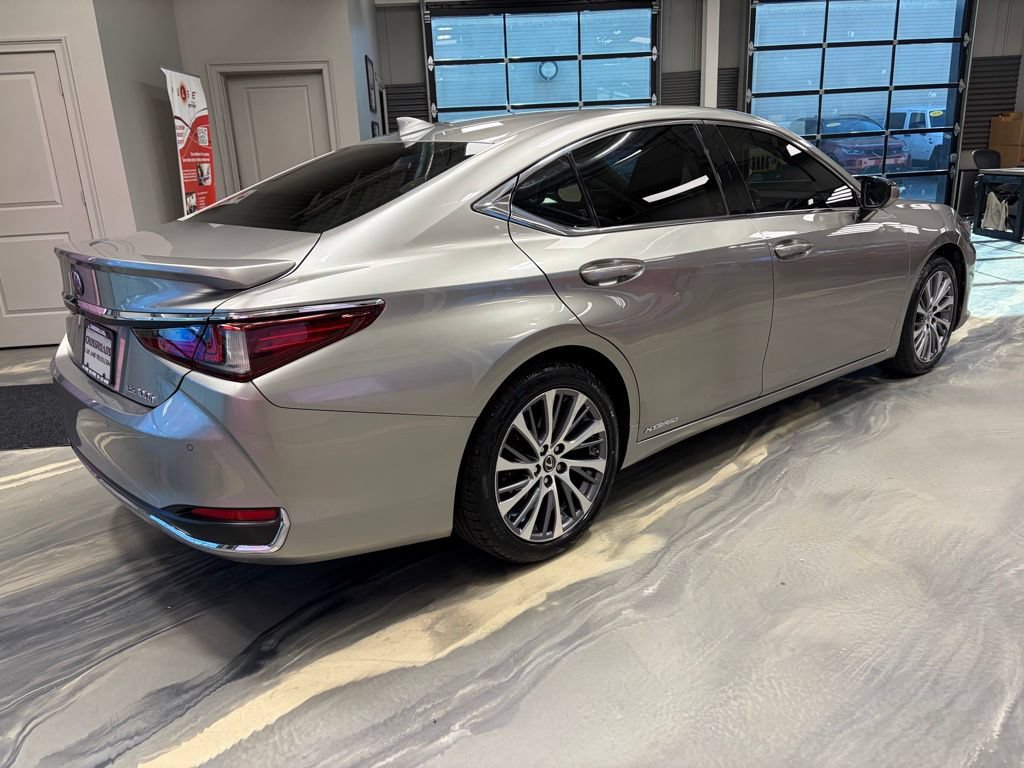 Used 2019 Lexus ES 300h w/ Premium Package image 30