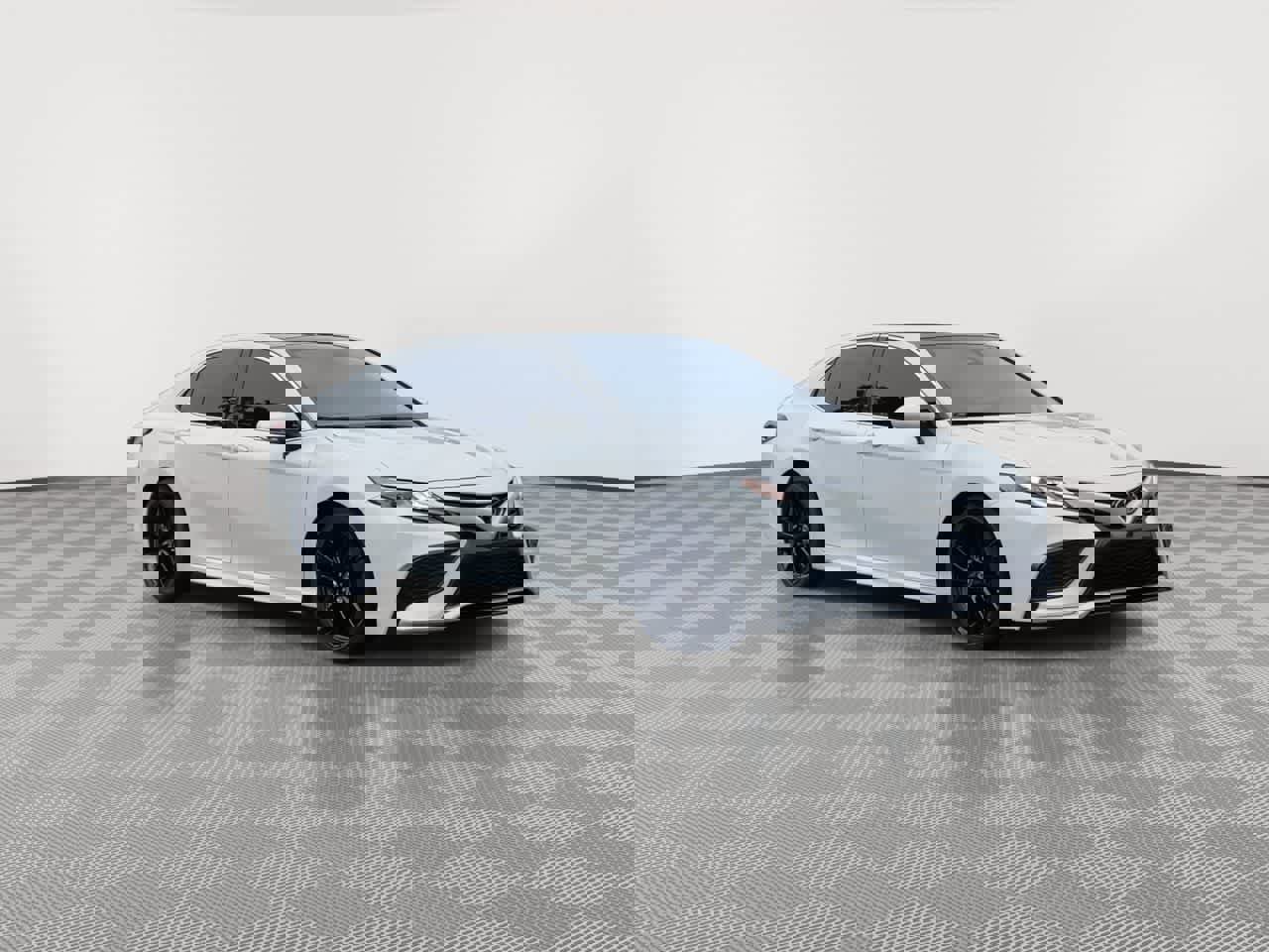 Used 2021 Toyota Camry XSE image 2