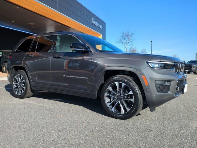 New 2025 Jeep Grand Cherokee Overland w/ Luxury Tech Group IV image 2