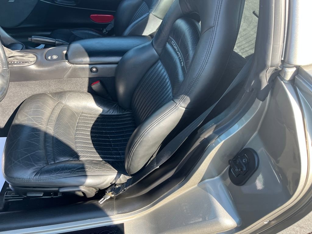 Used 1999 Chevrolet Corvette Coupe w/ Memory Pkg image 18