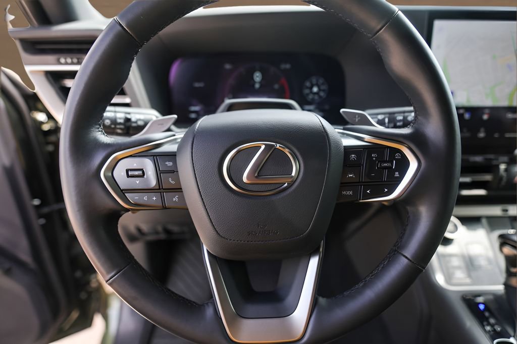 Used 2024 Lexus GX 550 AWD/4WD image 12