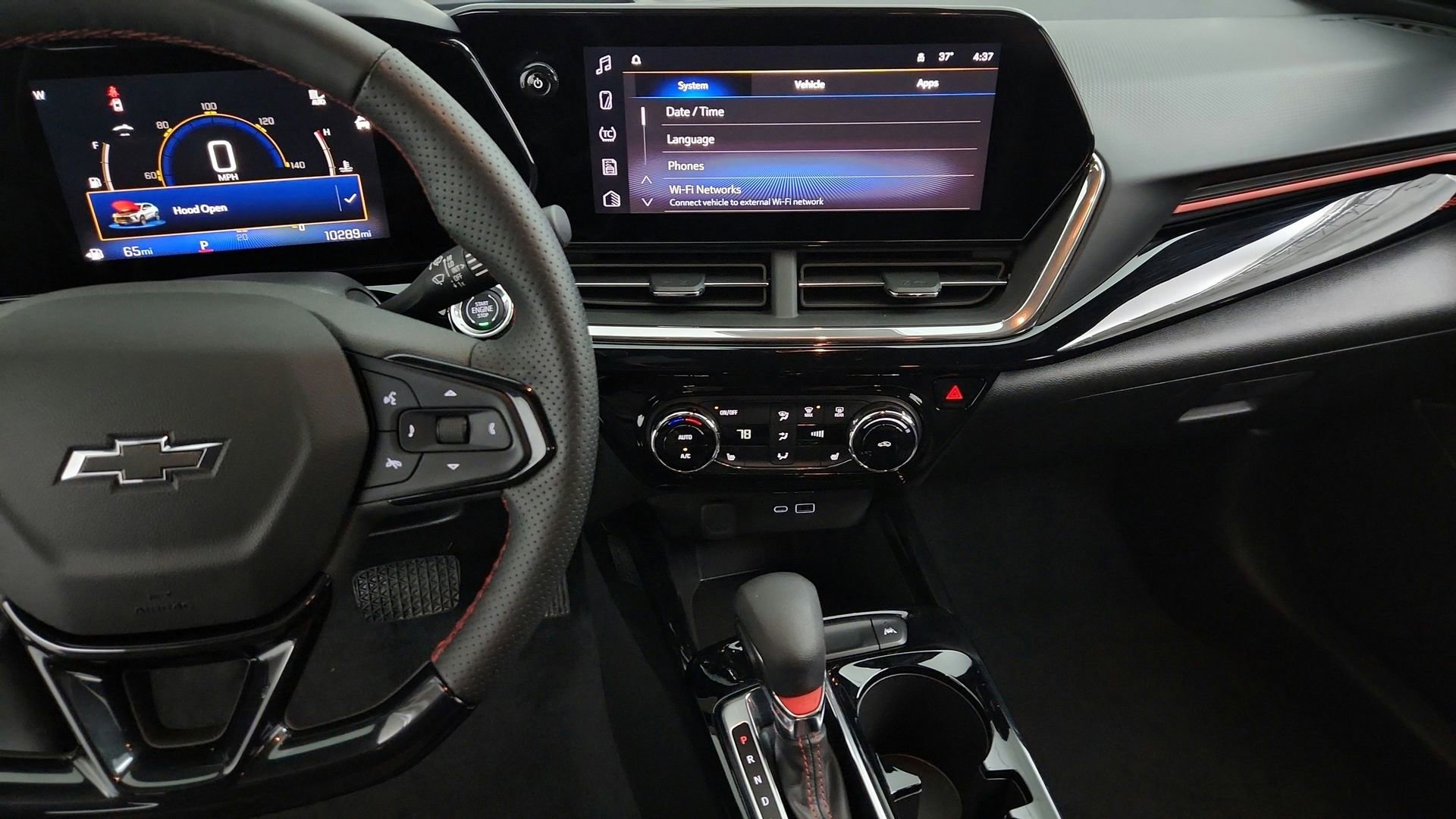 Certified 2025 Chevrolet Trax RS w/ Driver Confidence Package image 16