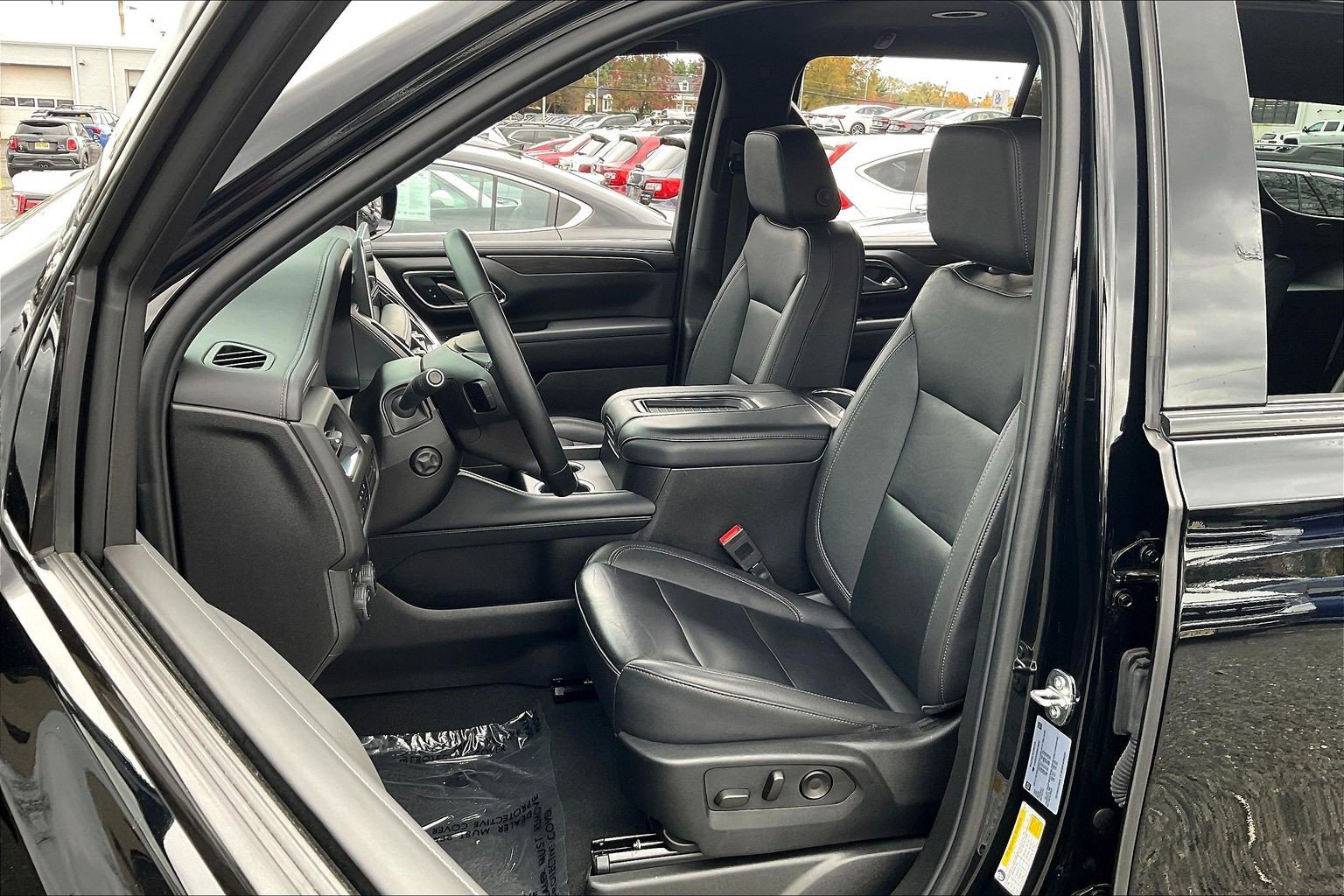 Used 2024 Chevrolet Tahoe Z71 w/ Luxury Package image 8