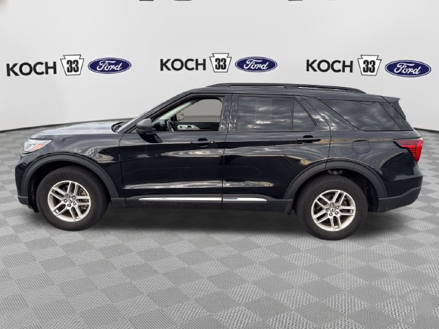 Used 2025 Ford Explorer Active AWD/4WD image 4