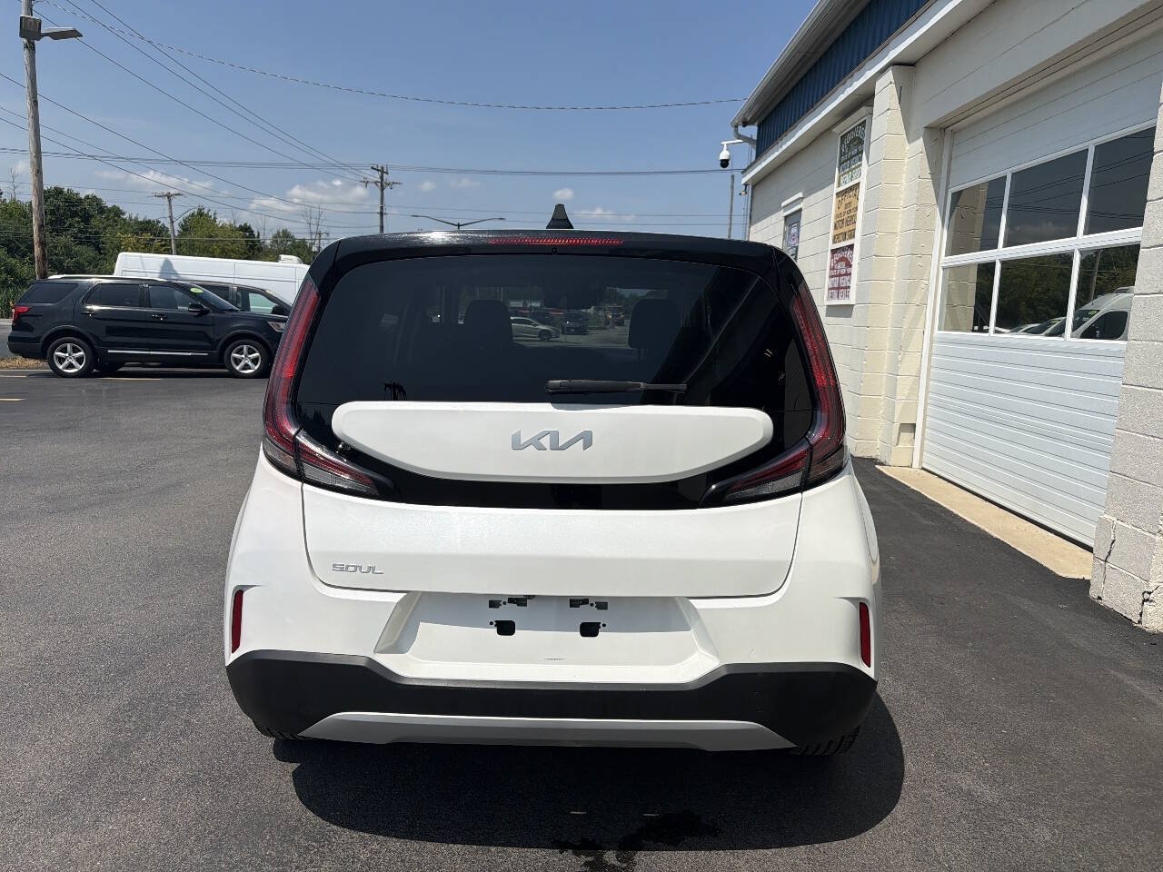 Used 2023 Kia Soul LX w/ LX Technology Package FWD image 7