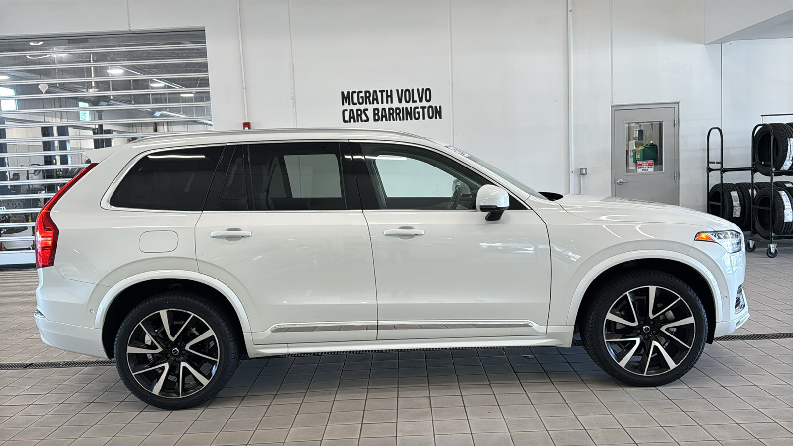 Used 2024 Volvo XC90 B6 Plus w/ Protection Package Premier AWD/4WD image 4