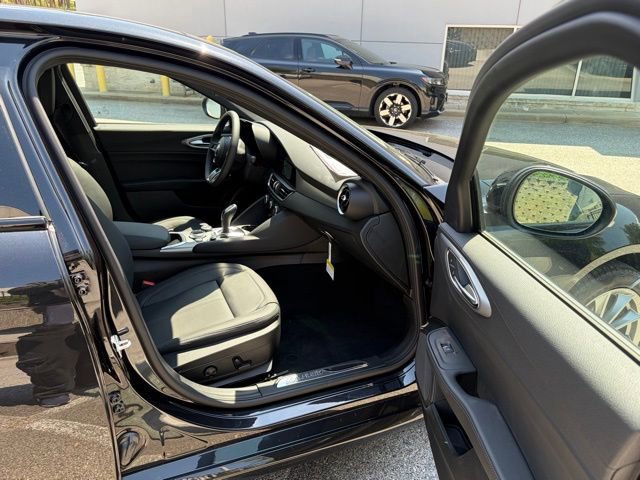 New 2026 Alfa Romeo Giulia AWD w/ Driving Assist Package image 38