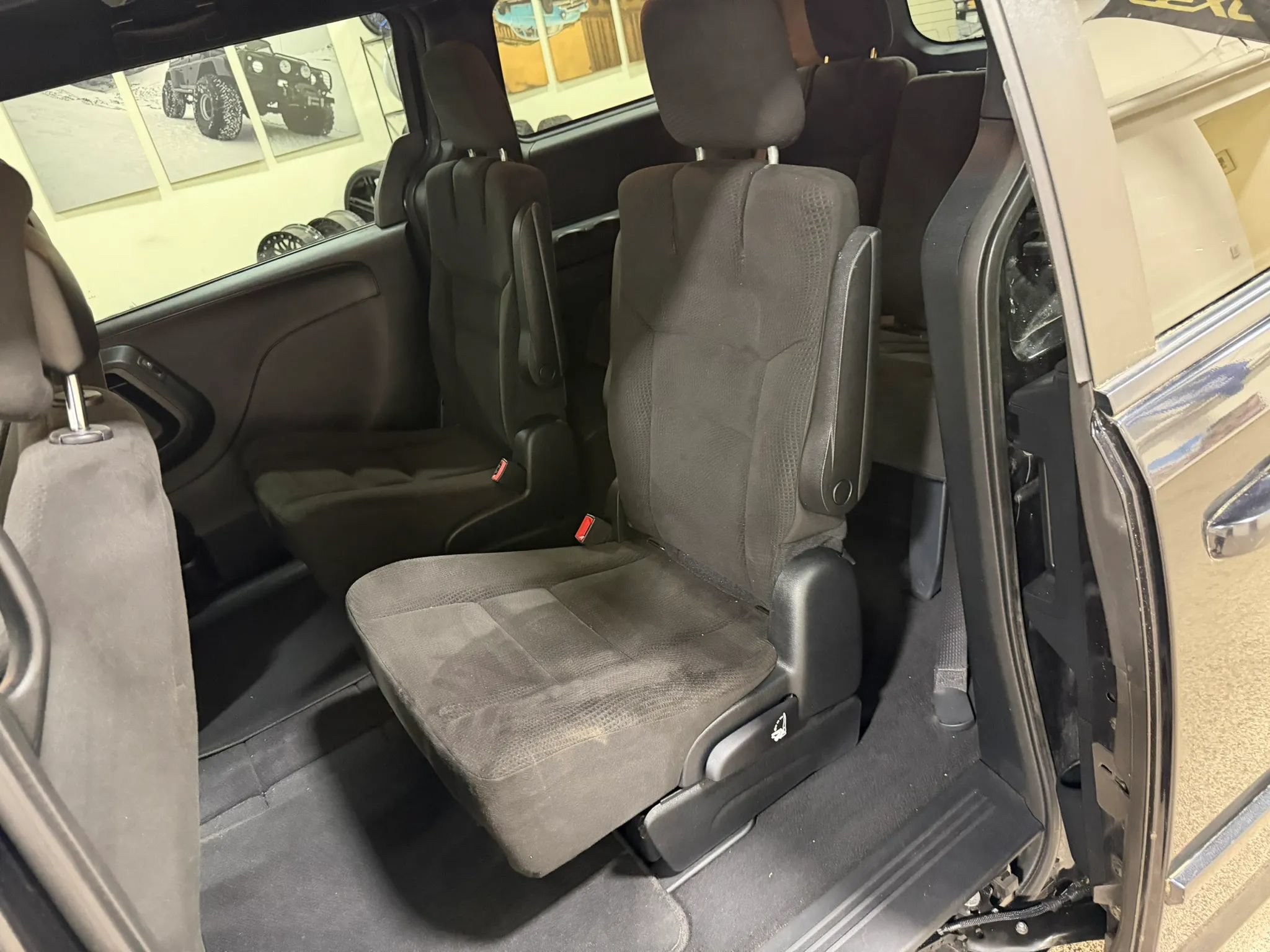 Used 2016 Dodge Grand Caravan SE FWD image 27