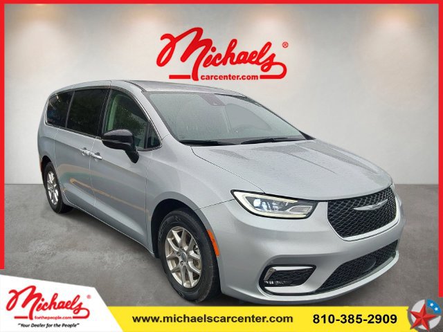 Used 2024 Chrysler Pacifica Touring-L