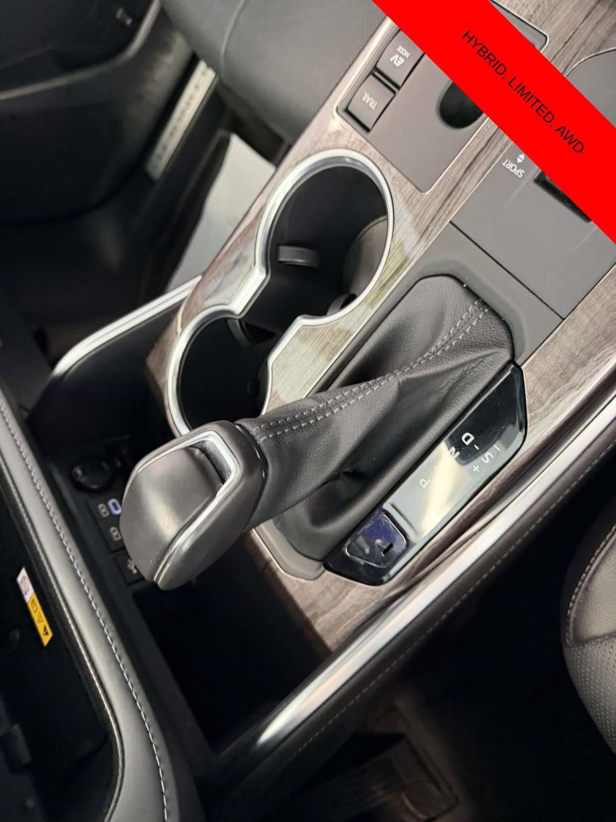 Used 2024 Toyota Highlander Limited image 22