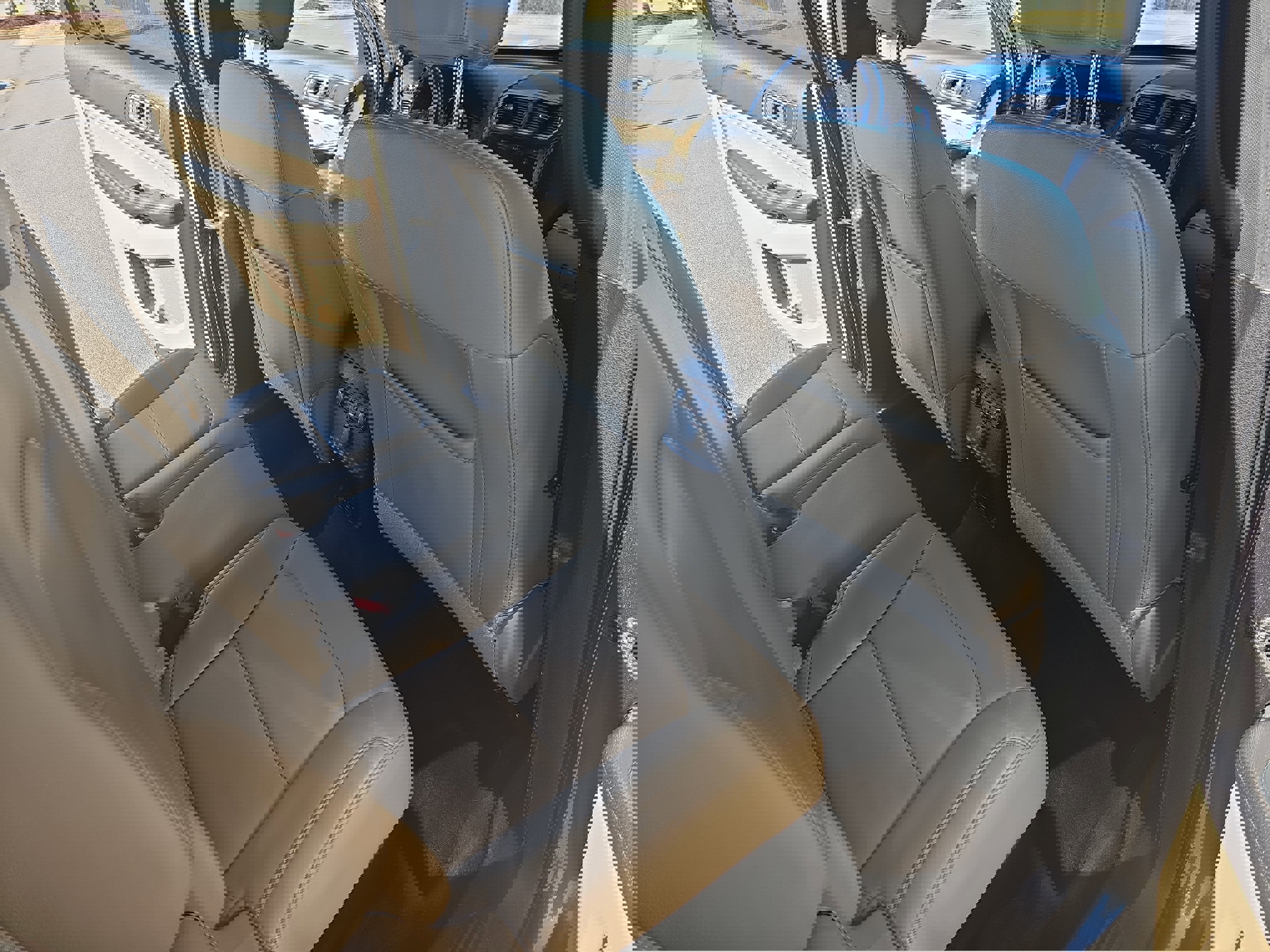 Used 2016 Ford Explorer XLT w/ Equipment Group 202A image 11