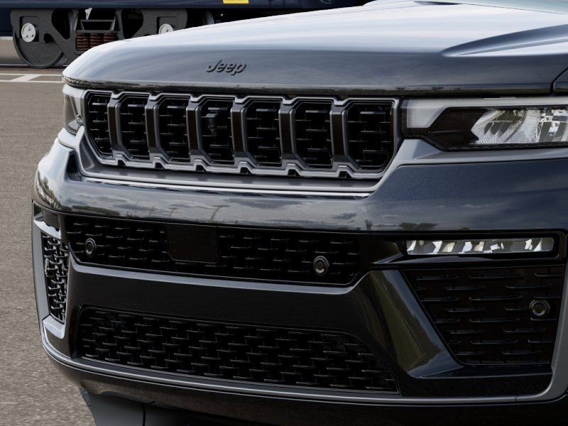 New 2026 Jeep Grand Cherokee Summit AWD/4WD image 11