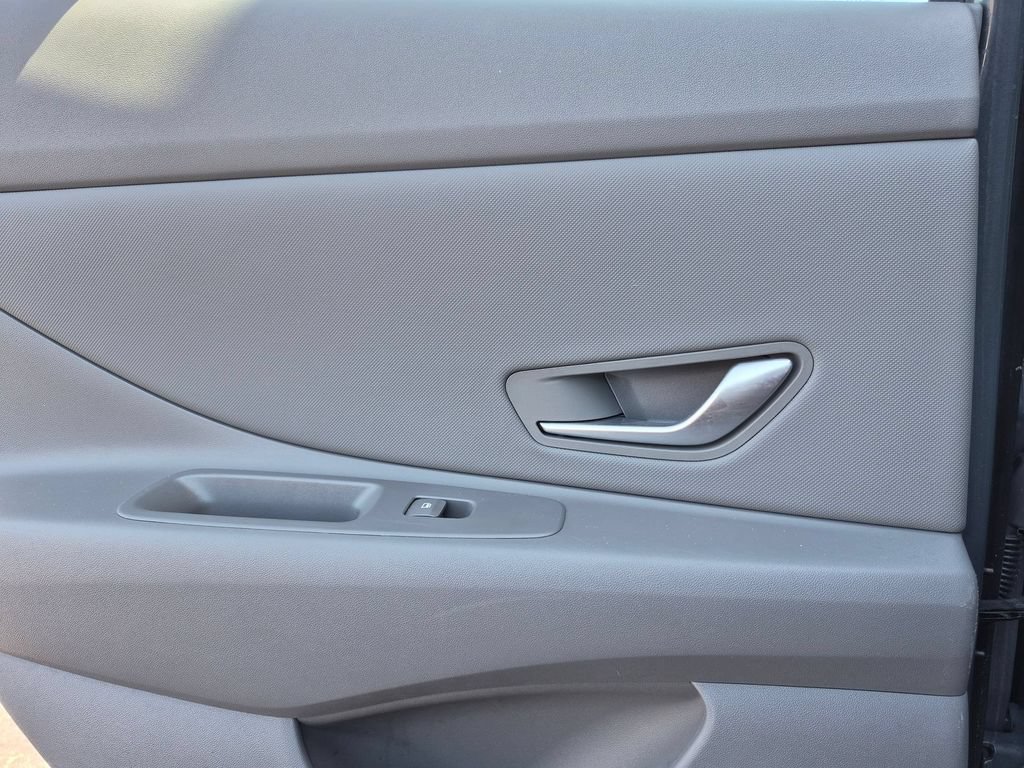 Used 2025 Hyundai Elantra SEL FWD image 26