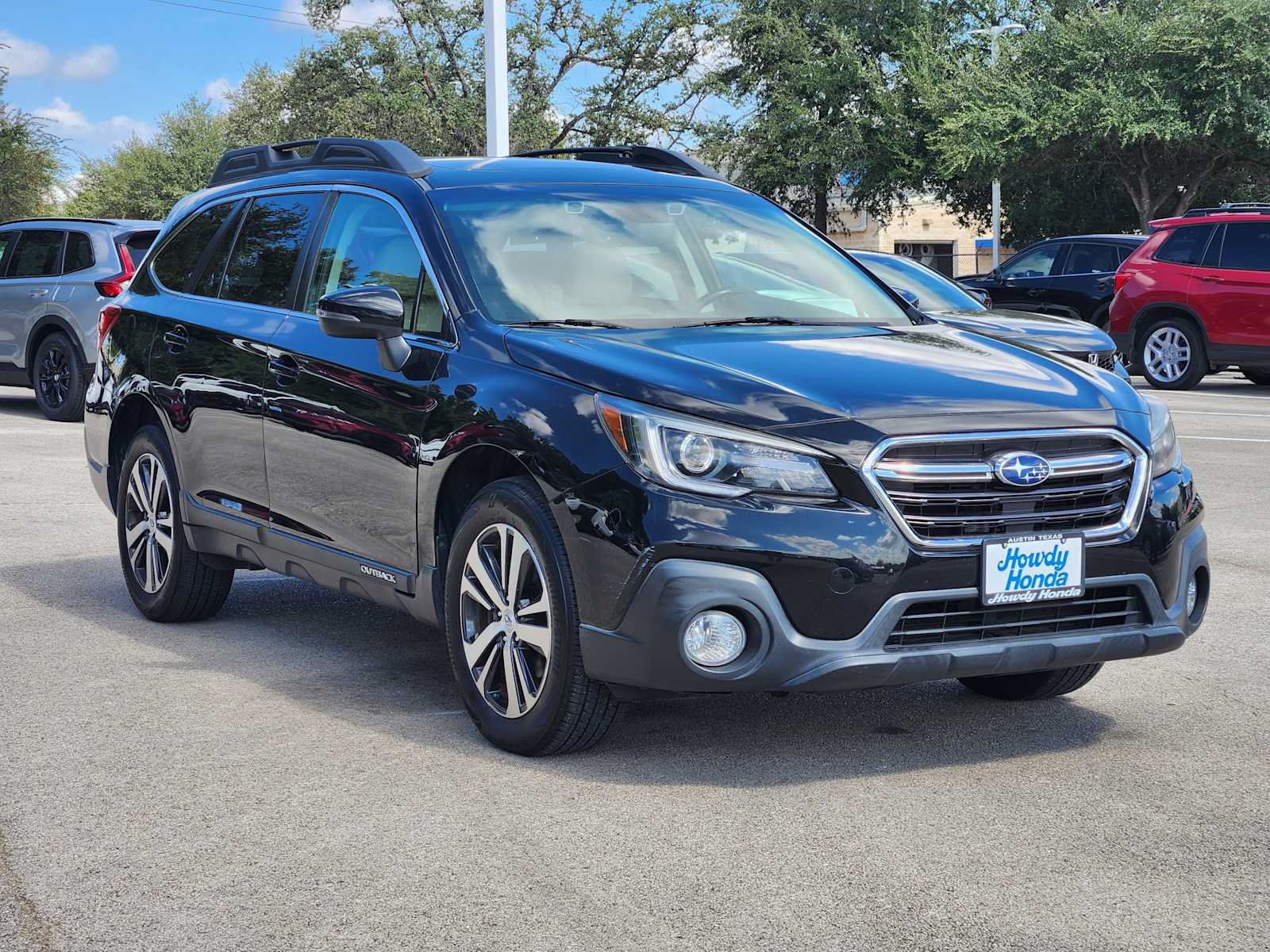 Used 2019 Subaru Outback 2.5i Limited AWD/4WD image 3