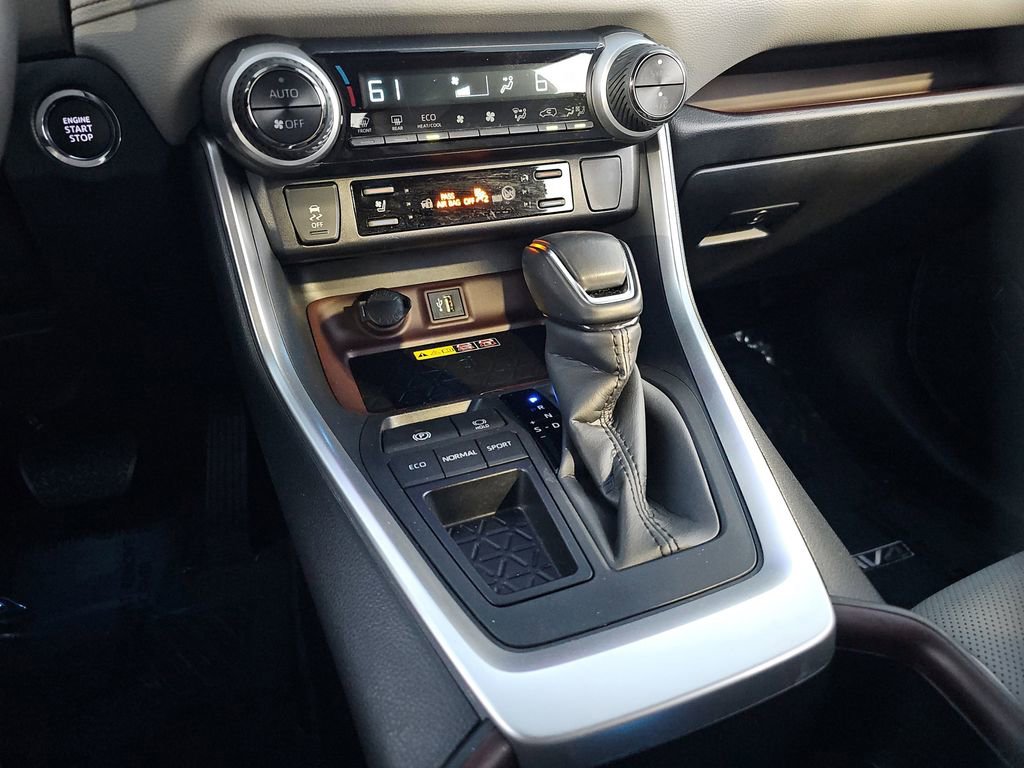 Used 2023 Toyota RAV4 Limited image 15