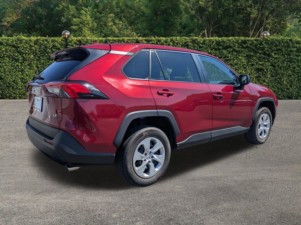 Used 2022 Toyota RAV4 LE image 4