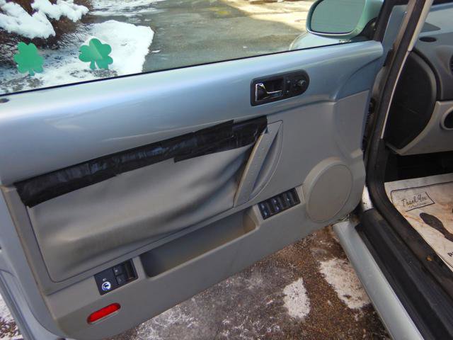 Used 2004 Volkswagen Beetle GL image 13