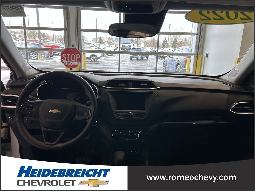 Certified 2022 Chevrolet TrailBlazer LT w/ Driver Confidence Package image 17