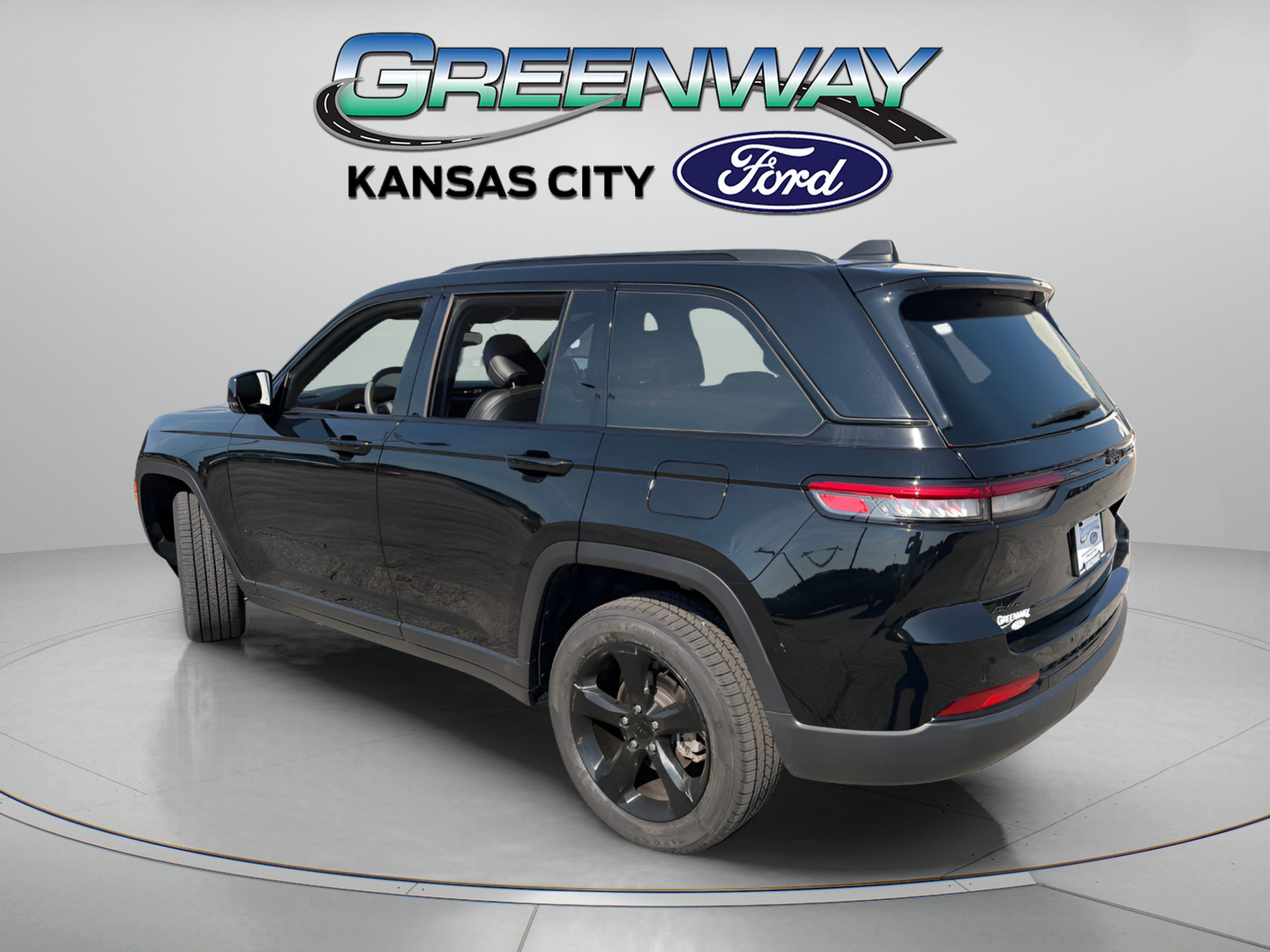 Used 2023 Jeep Grand Cherokee Altitude AWD/4WD image 6