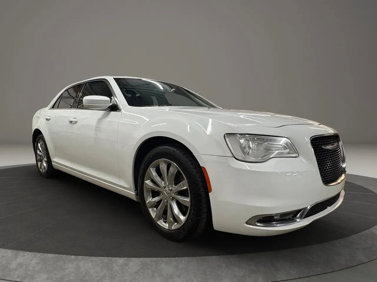 Used 2017 Chrysler 300 Limited w/ Value Package AWD/4WD image 2