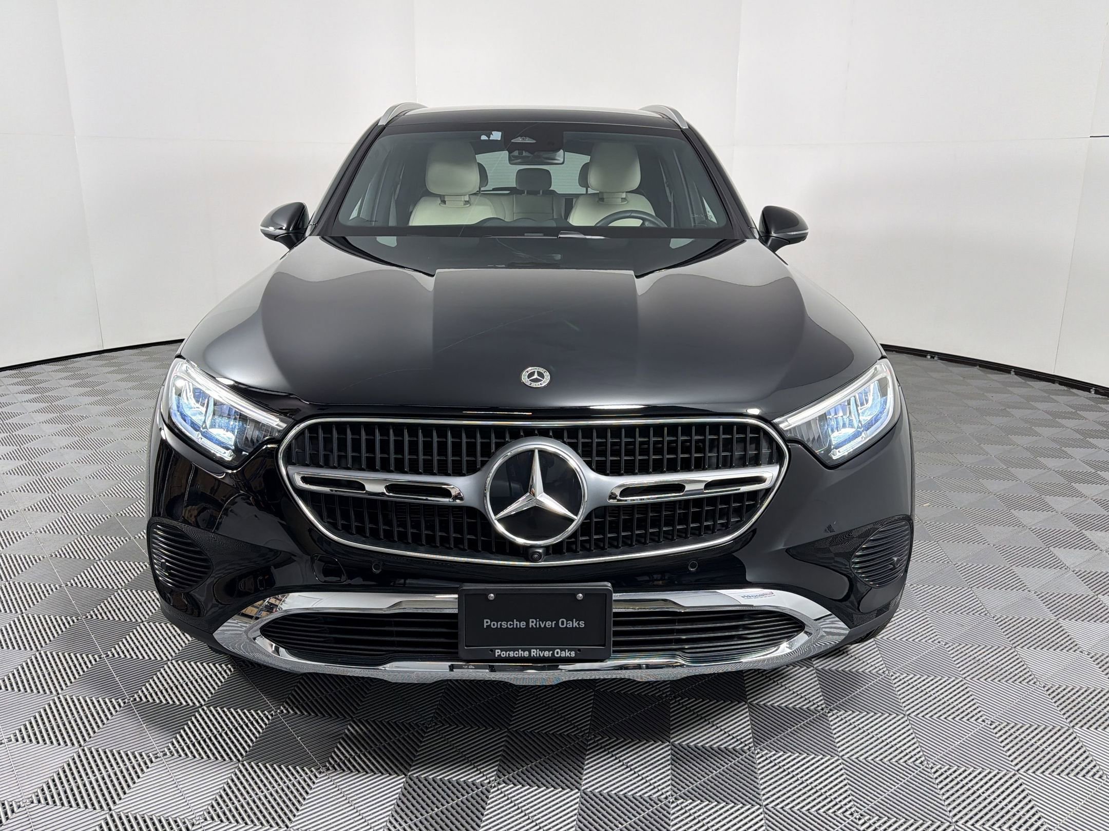 Used 2025 Mercedes-Benz GLC 300 image 6