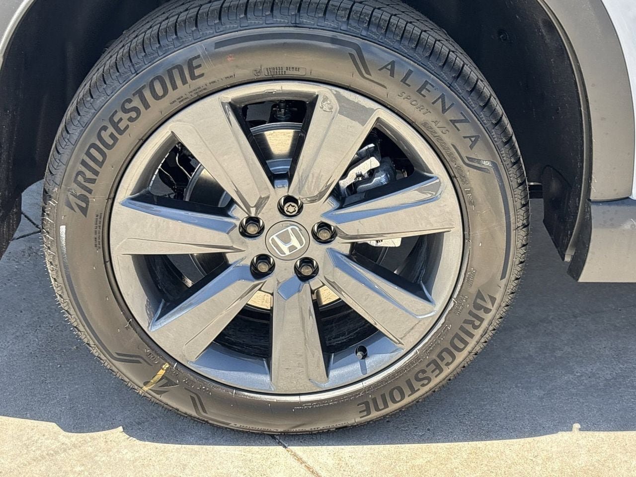 New 2026 Honda Pilot Sport image 5