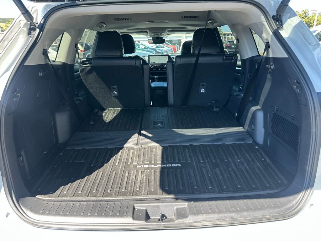 Certified 2026 Toyota Highlander Limited image 4