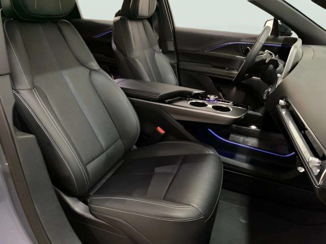 Used 2024 Cadillac Lyriq Sport RWD image 78