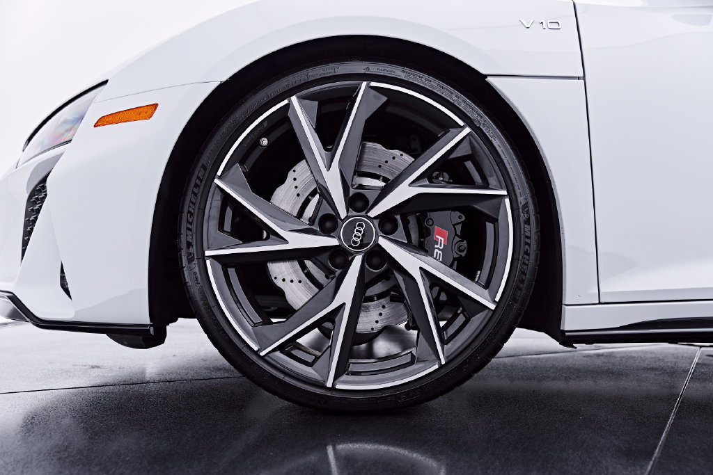 Used 2022 Audi R8 V10 performance w/ Carbon Exterior Package RWD image 3