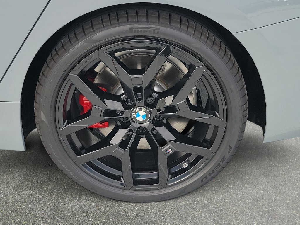 New 2026 BMW 330i Sedan w/ M Sport Package RWD image 17