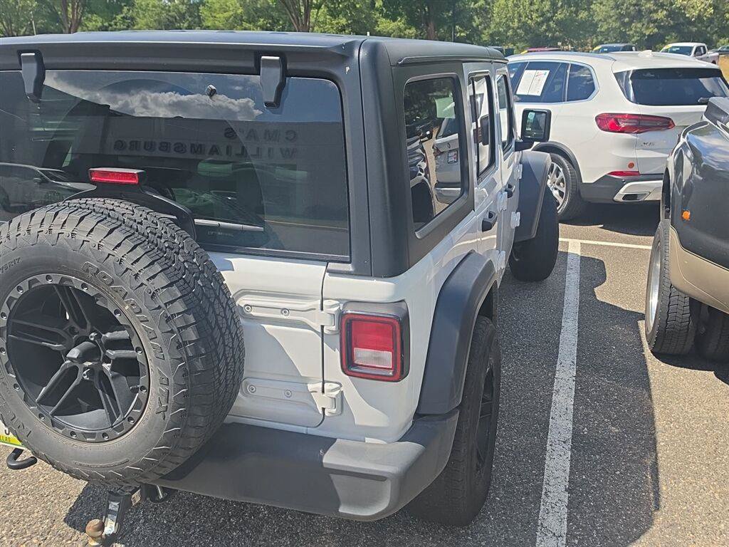 Used 2024 Jeep Wrangler Unlimited Sport AWD/4WD image 4