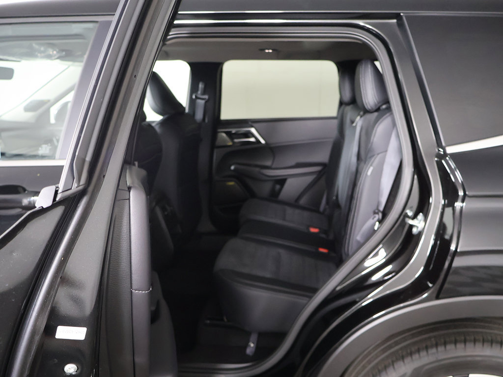 New 2026 Mitsubishi Outlander SE AWD/4WD image 32