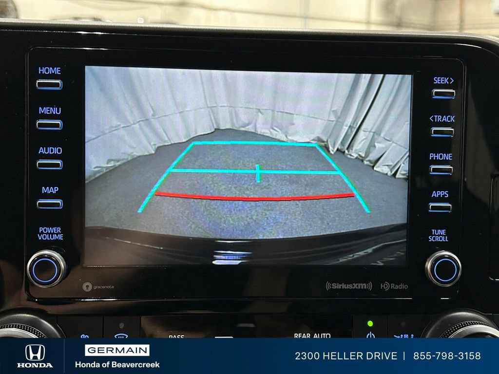 Used 2020 Toyota Highlander XLE AWD/4WD image 23