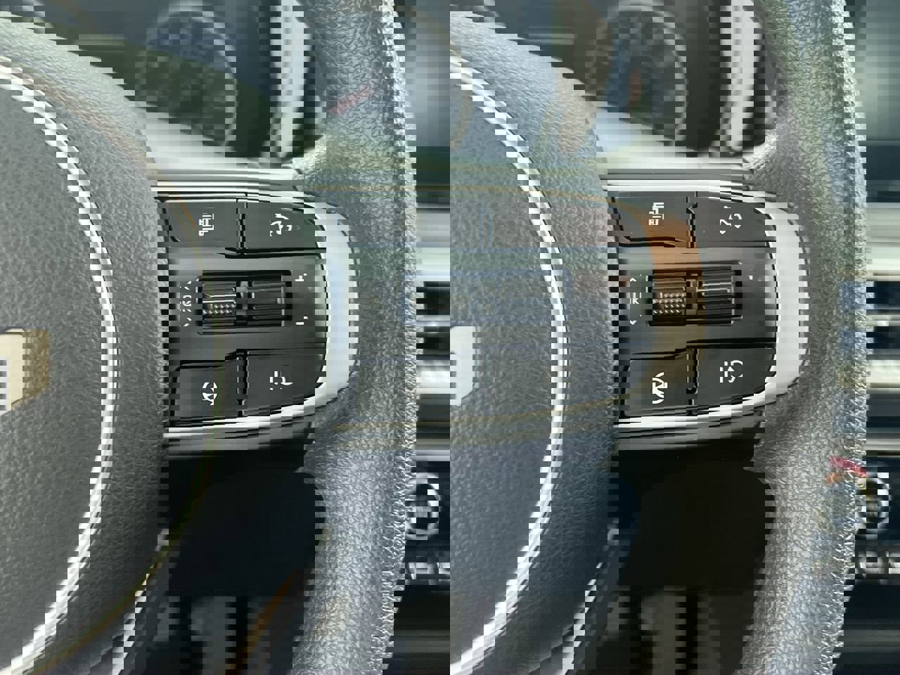 Used 2023 Kia K5 LXS image 19