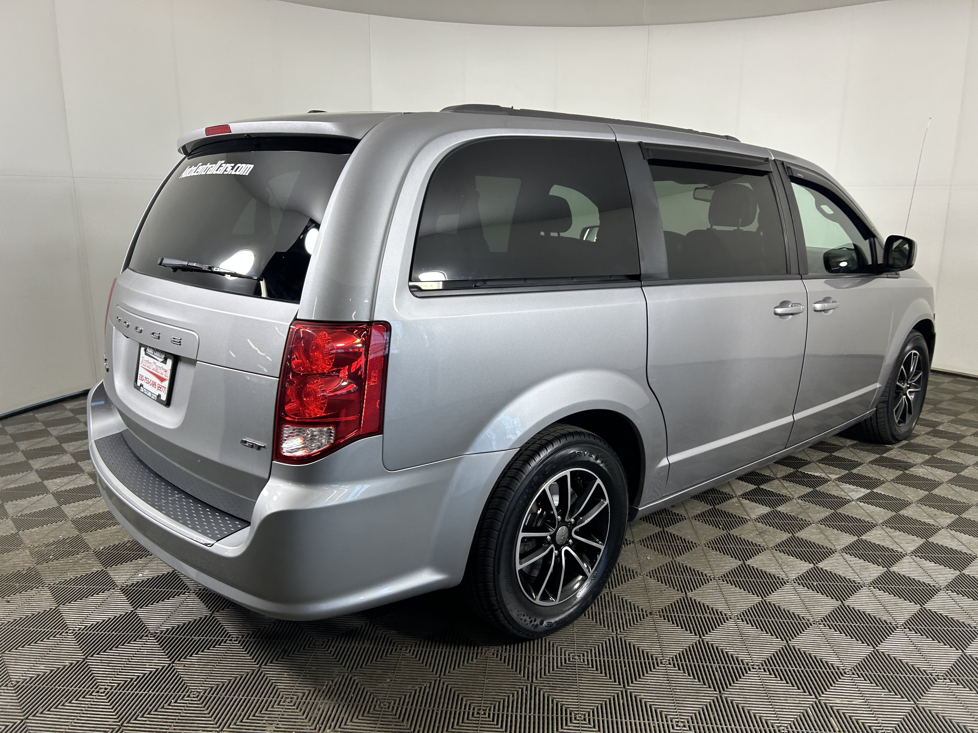 Used 2019 Dodge Grand Caravan GT FWD image 5