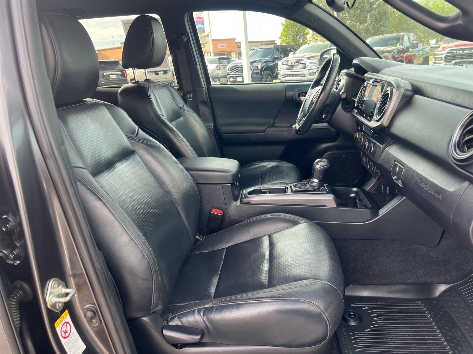 Used 2019 Toyota Tacoma TRD Off-Road AWD/4WD image 17