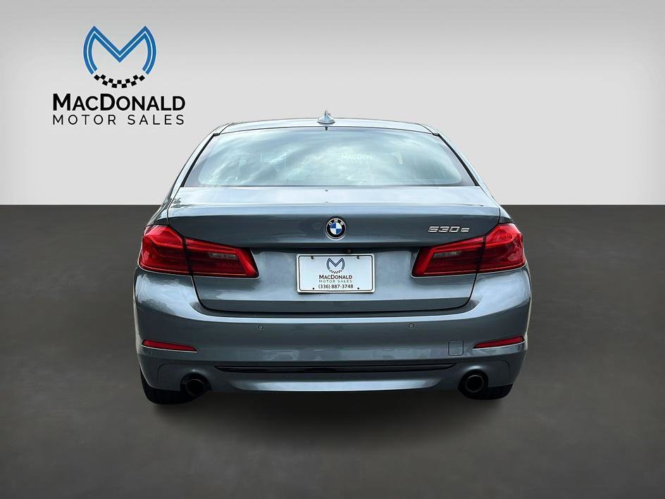 Used 2018 BMW 530e w/ Premium Package 2 RWD image 6