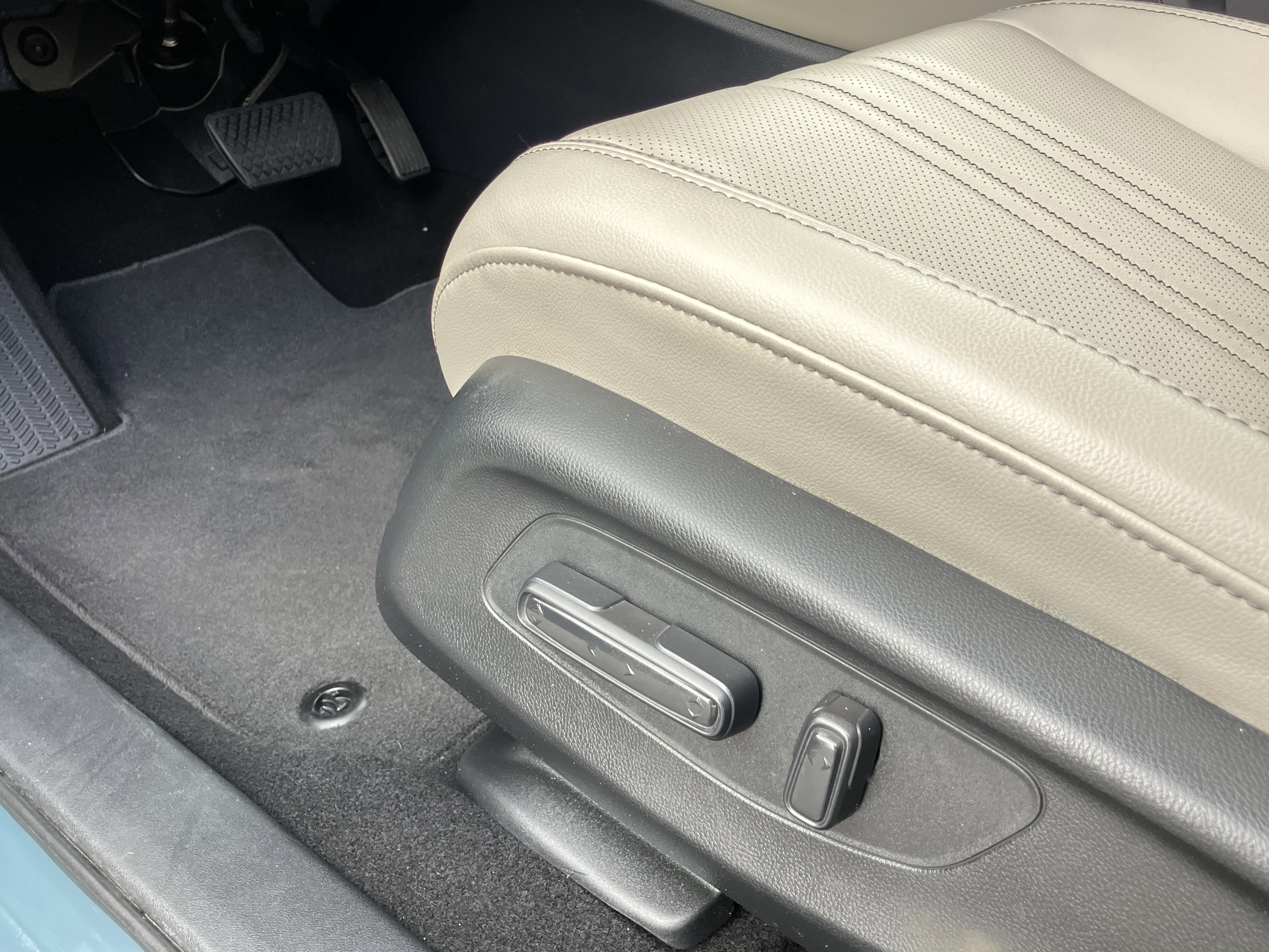 Used 2025 Honda HR-V EX-L image 17