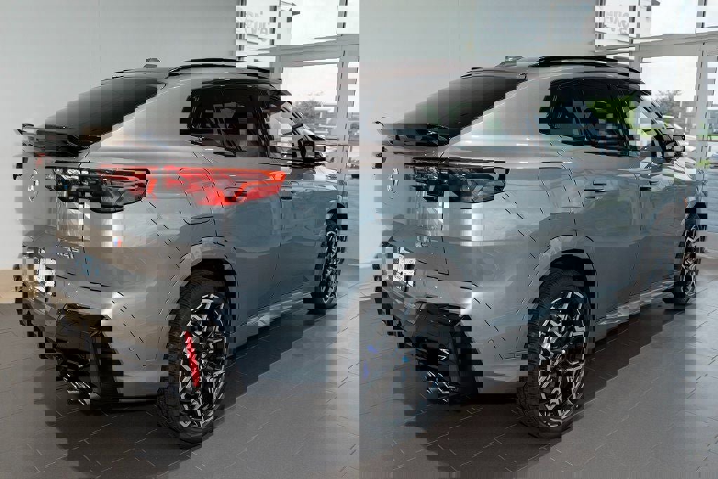 Used 2025 BMW X2 M35i w/ Premium Package image 5